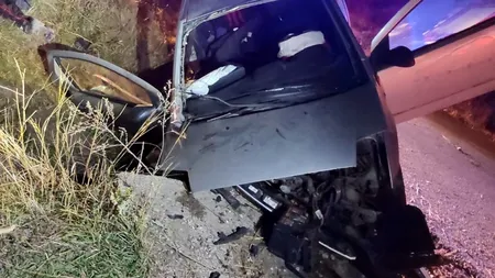 Accident cumplit în Botoșani. Doi tineri au murit, iar alți trei au fost răniți