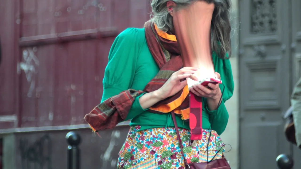 Elevii vor învăța cum să se ferească de FAKE NEWS. O nouă disciplină OBLIGATORIIE