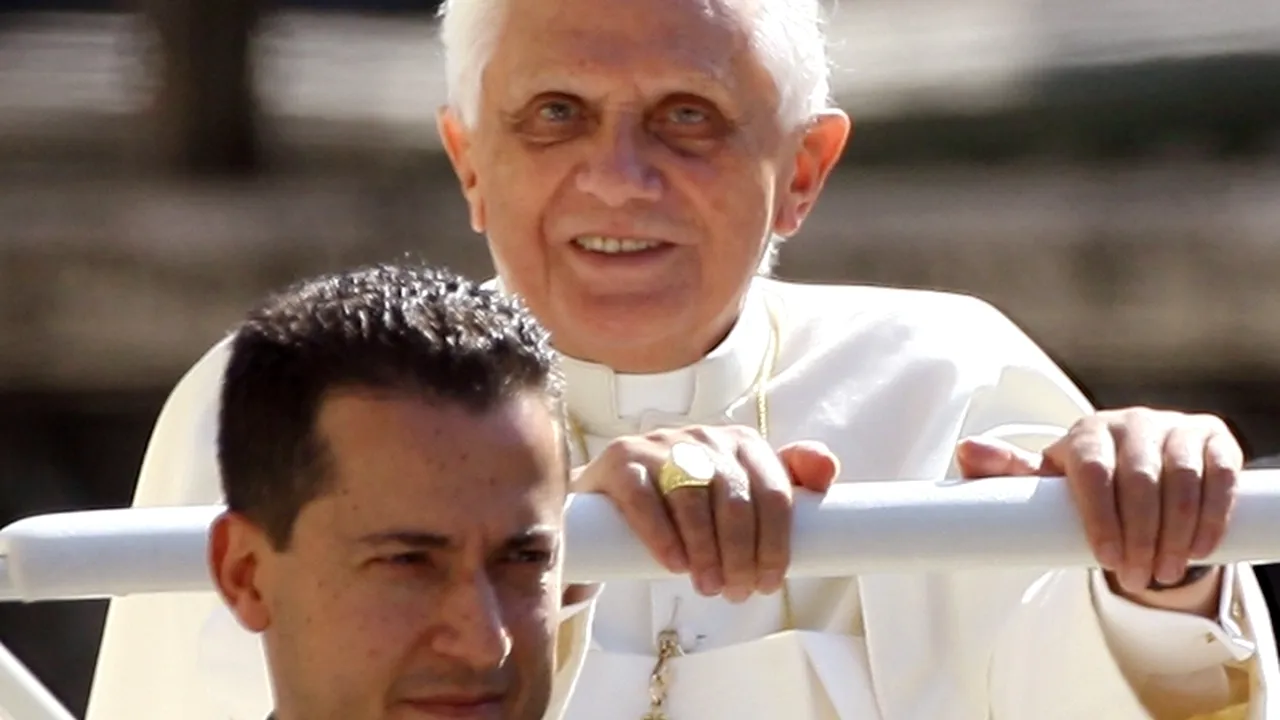 Papa Benedict l-a grațiat pe fostul majordom personal Paolo Gabriele
