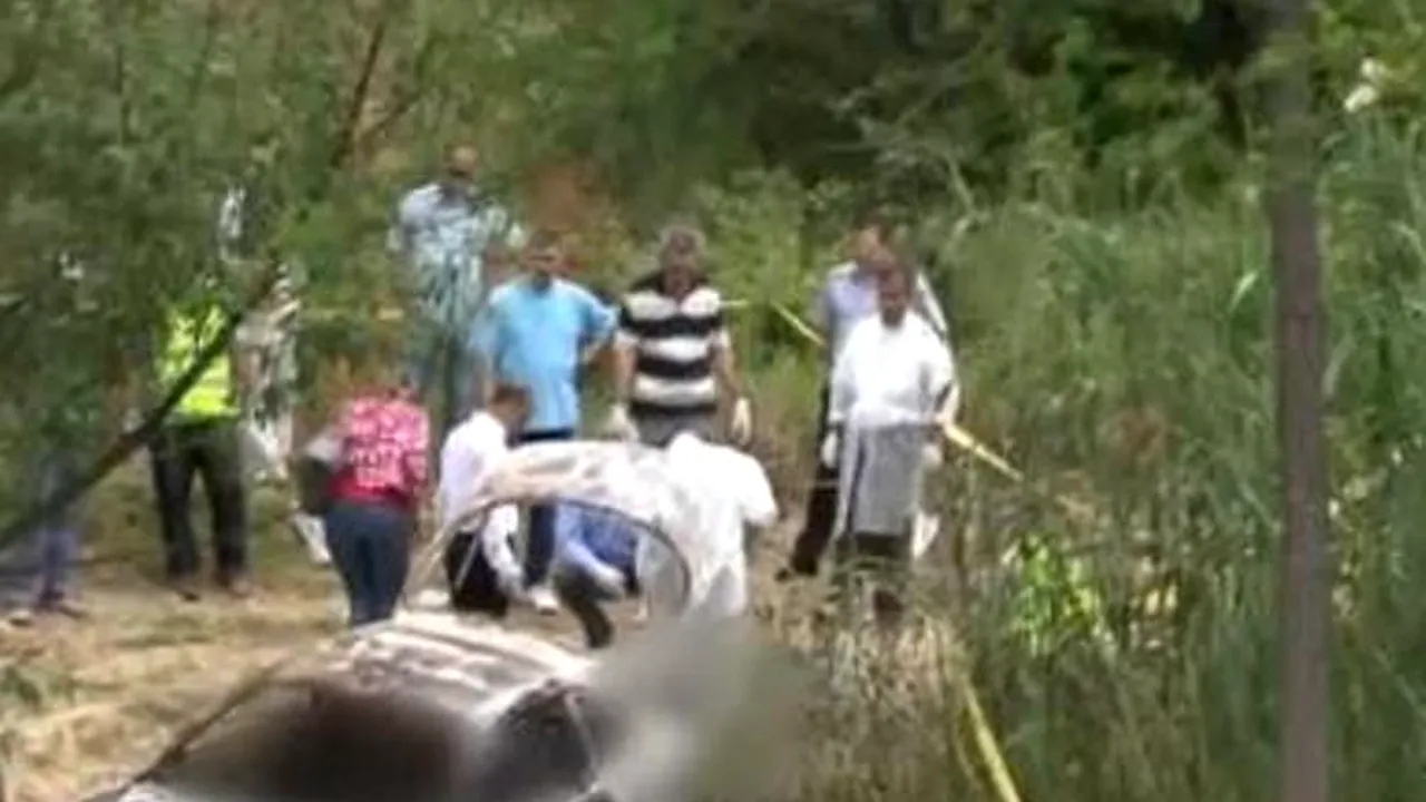 Patru tineri reținuți, în cazul persoanelor găsite carbonizate într-o mașinÃ£ incendiată în Mehedinți