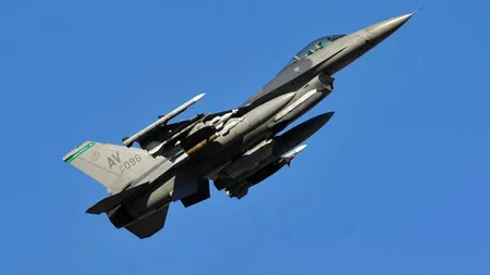 Exercițiu tactic inaugural al Escadrilei 48 Vânătoare cu avioane F16. România va apăra în curând flancul NATO cu trei escadrile