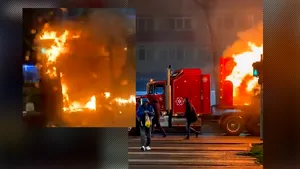 Un camion Coca-Cola al lui Moș Crăciun a luat foc în București | VIDEO