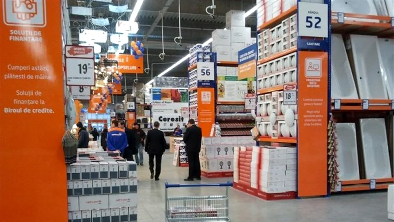 Și-au ales produsele de pe raft, le-au plătit la casă și totuși au furat 20.000 de lei. Cum au reușit trei tineri această ''performanță''