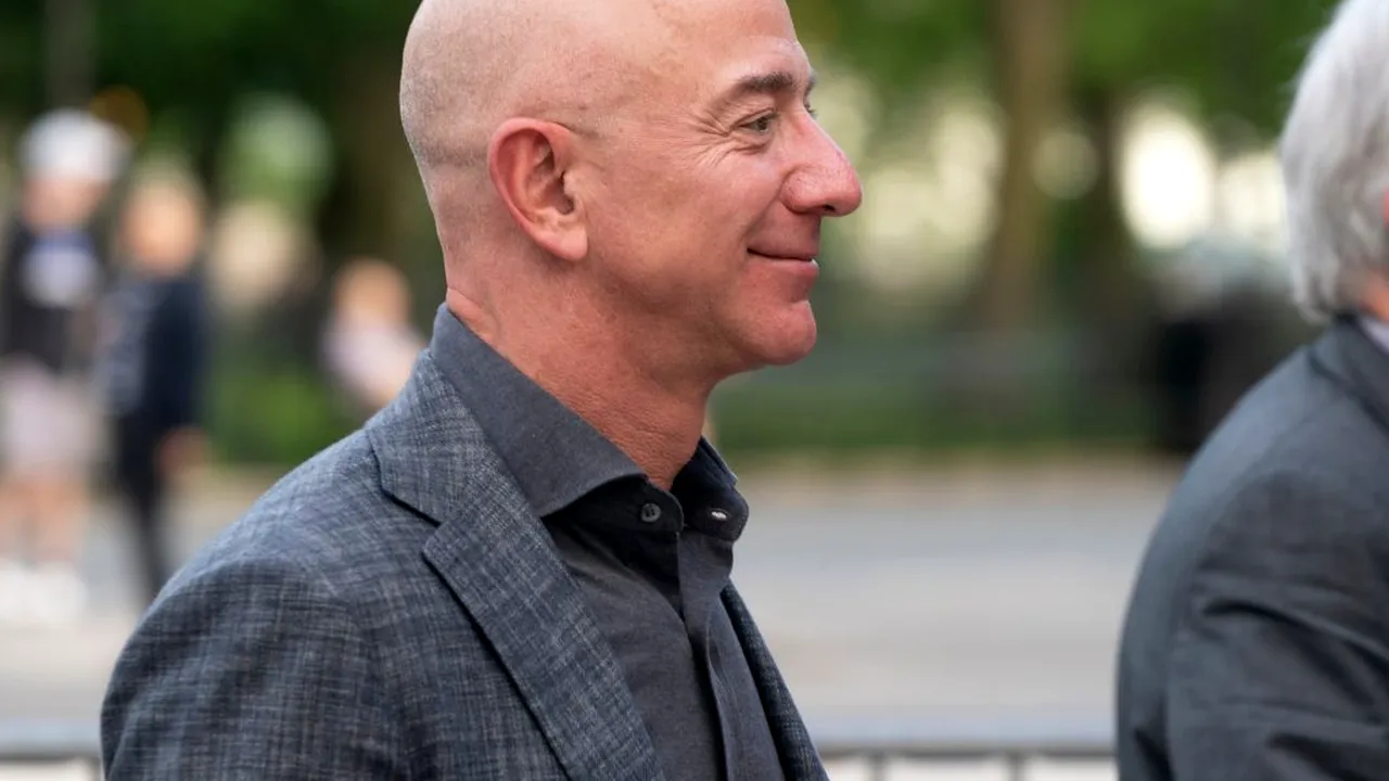 Averea fondatorului Amazon a crescut cu 13 miliarde de dolari într-o sigură zi