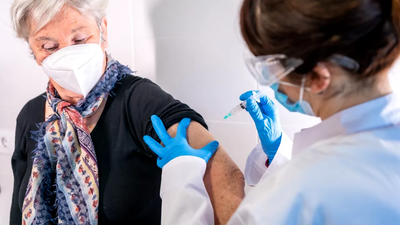 Campania de vaccinare anti-COVID-19: România a depășit pragul de 1,5 milioane de persoane vaccinate cu ambele doze