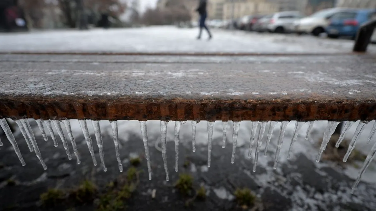 Vremea se răcește brusc. Când se instalează iarna cu adevărat / Schimbări meteo în toată țara