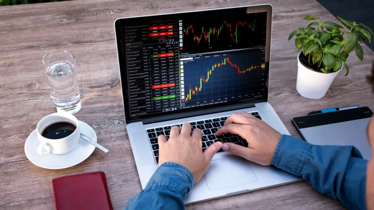 Platforma de investiții eToro fuzionează cu FinTech Acquisition Corp și se listează pe bursa NASDAQ