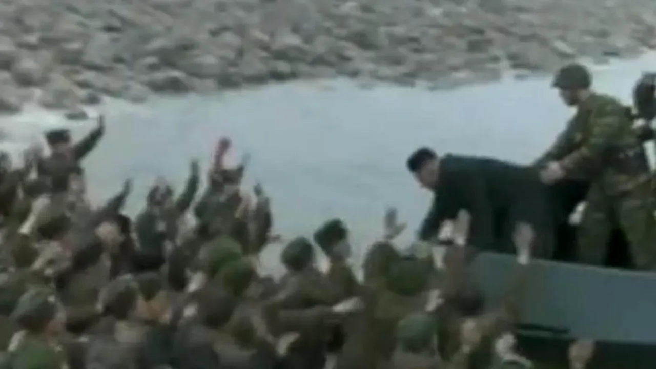 VIDEO - Scene de isterie colectivă în timpul unei vizite a lui Kim Jong-un