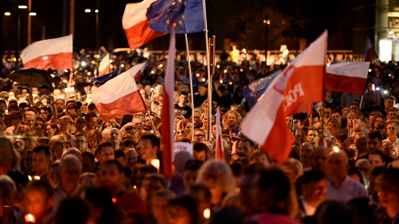 Polonia contestă sancțiunile istorice aplicate de UE: Uniunea nu are autoritate asupra justiției