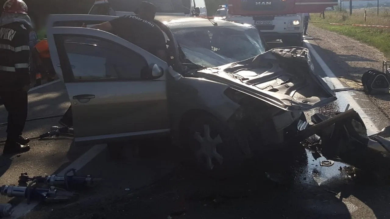 Tragedie în Vâlcea, după o depășire neregulamentară. Bilanț: 3 morți - FOTO