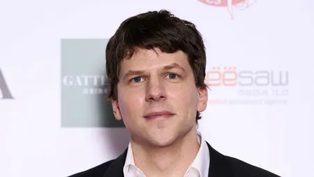 MOTIVUL pentru care Jesse Eisenberg, actorul care a jucat rolul lui Mark Zuckerberg în „The Social Network”, nu mai vrea să fie „asociat cu acesta”