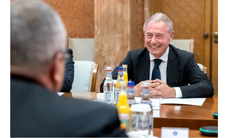 FOTO | Premierul Nicolae Ciucă, întrevedere cu ministrul italian al întreprinderilor și al „Made in Italy”, senatorul Adolfo Urso