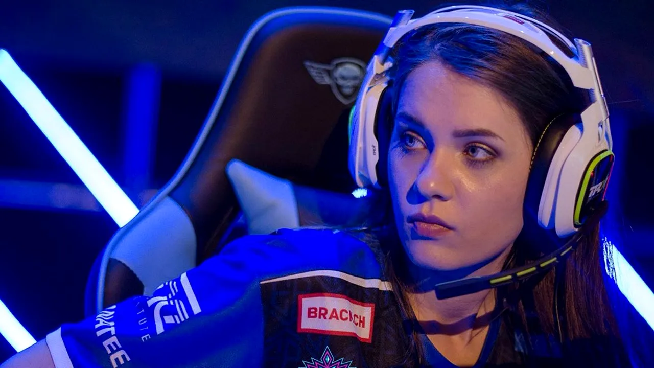 Cea mai bună jucătoare de Counter-Strike din lume este o româncă. Are 23 de ani și și-a început cariera de gamer profesionist în 2015, după ce a renunțat la fotbal: „Nu am crezut niciodată că voi putea ajunge aici”