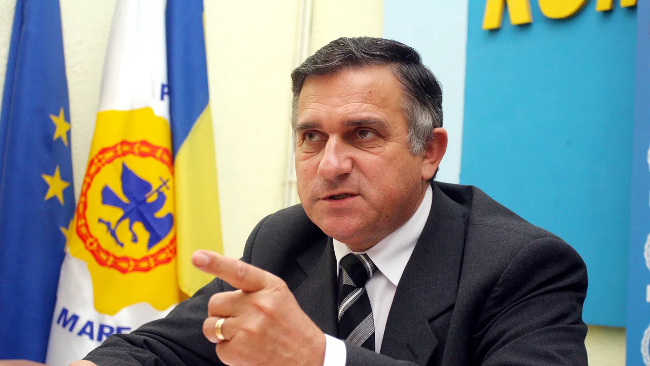 Gheorghe Funar a votat îmbrăcat în costum popular