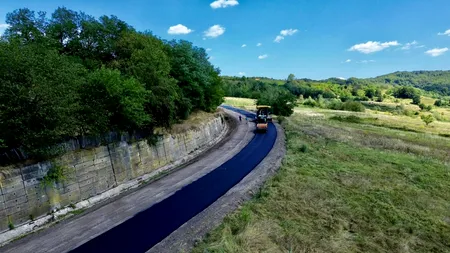 „Drumul Oaselor”, redeschis circulației, după aproape două decenii. Porțiuni mari din el s-au prăbuși / Restricții de viteză pentru șoferi
