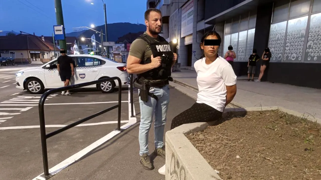 Cadavrul unui bărbat, găsit într-un geamantan în județul Vaslui. Doi suspecti, prinși la Brașov de celebrul polițist Marian Godină și colegii săi