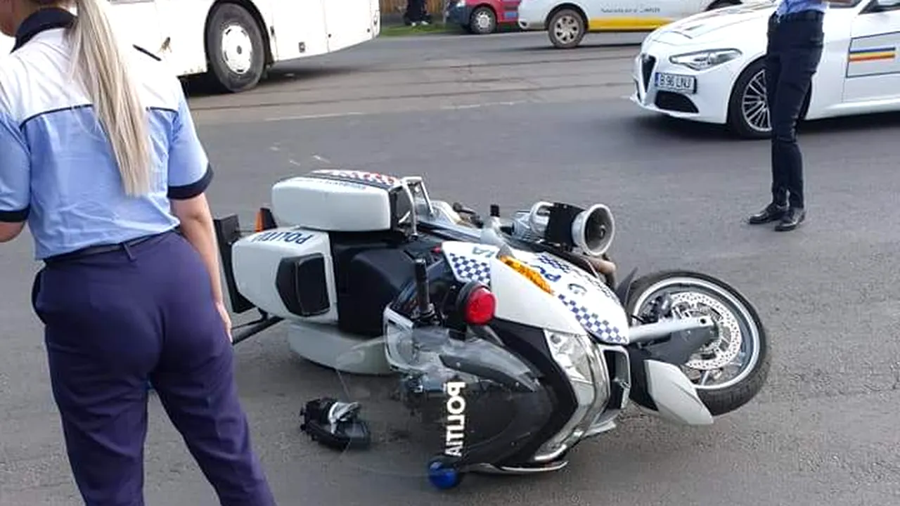 CHITILA. Motociclist de la Brigada Rutieră a Capitalei, aflat în misiune, lovit de un autocar / Șoferul era băut