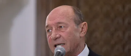 Traian Băsescu, despre sporurile bugetarilor: Sunt un furt din bani publici. Trebuia să îi lăsăm pe funcționari să lucreze cu creionul chimic