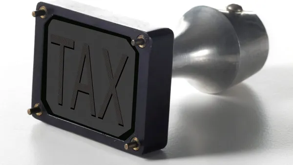 Vești bune pentru românii proprietari. Nu mai plătesc o TAXĂ care le dădea mari bătăi de cap