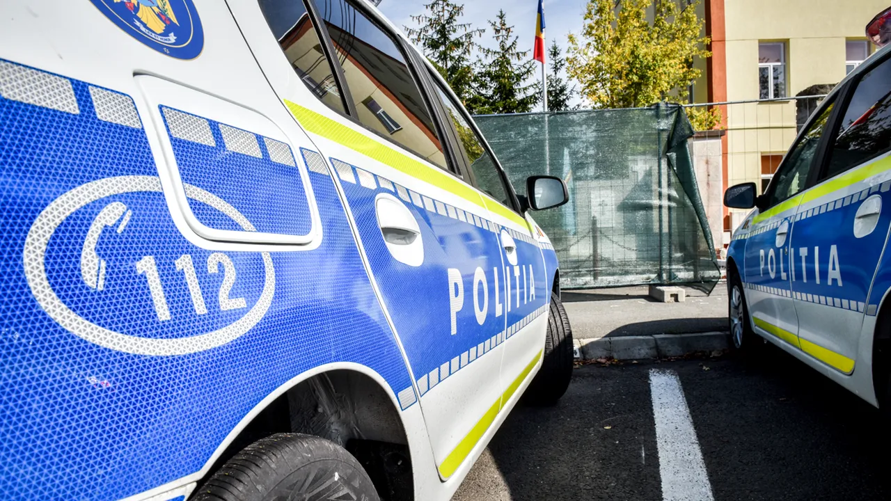 Elev de 15 ani, REȚINUT după ce a amenințat cu cuțitul un profesor