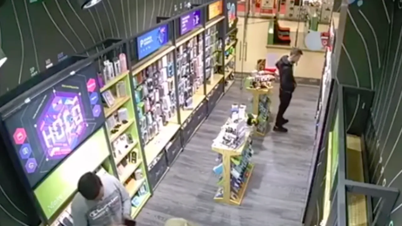 Un patron jefuit, către hoț: „Merită să faci pușcărie pentru 215 lei?