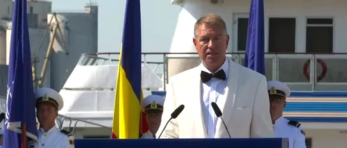 Președintele <i class='ep-highlight'>Klaus</i> <i class='ep-highlight'>Iohannis</i>, la ceremonia de Ziua Marinei: „Îi salut cu căldură pe toţi marinarii noştri, militari sau civili, care cu devotament şi curaj poartă sau au purtat drapelul tricolor pe mările şi oceanele lumii”