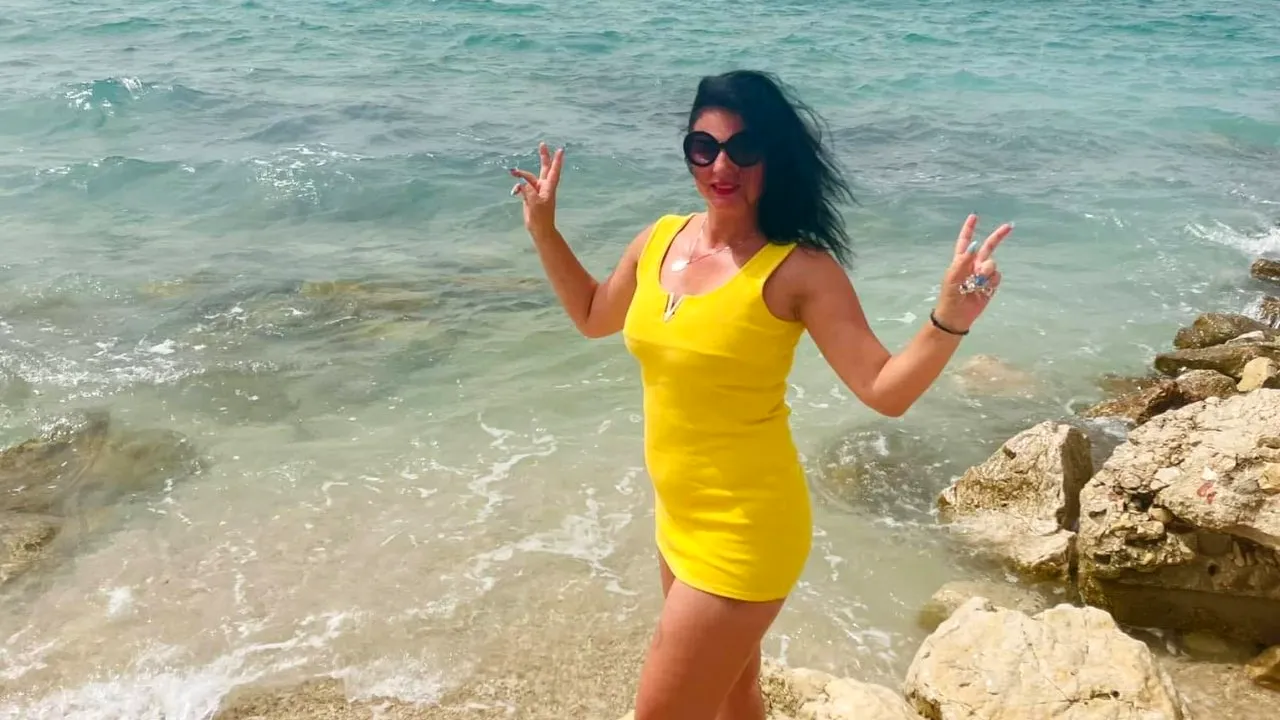 Șoferița acuzată că i-a făcut „tâmpiți” pe polițiști se apără: „Vorbeam cu cel care mă filma”. Cine este Vasilica, femeia care a devenit virală în aceste zile