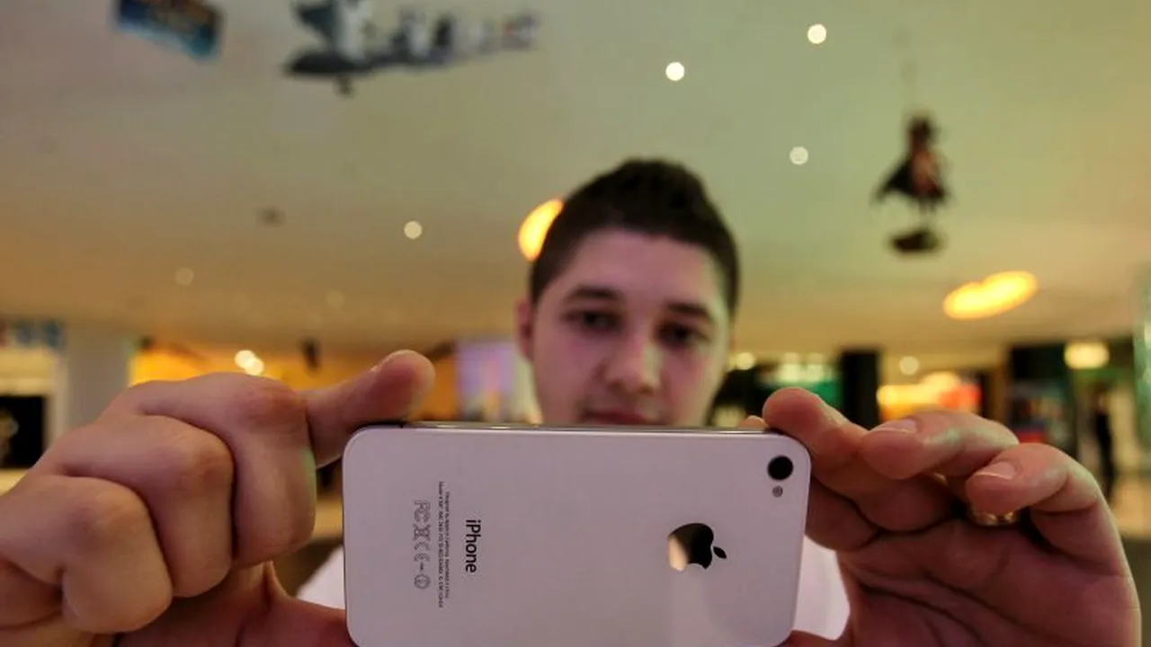 Unul dintre cele mai comune motive ale stricării unui iPhone în SUA este ...