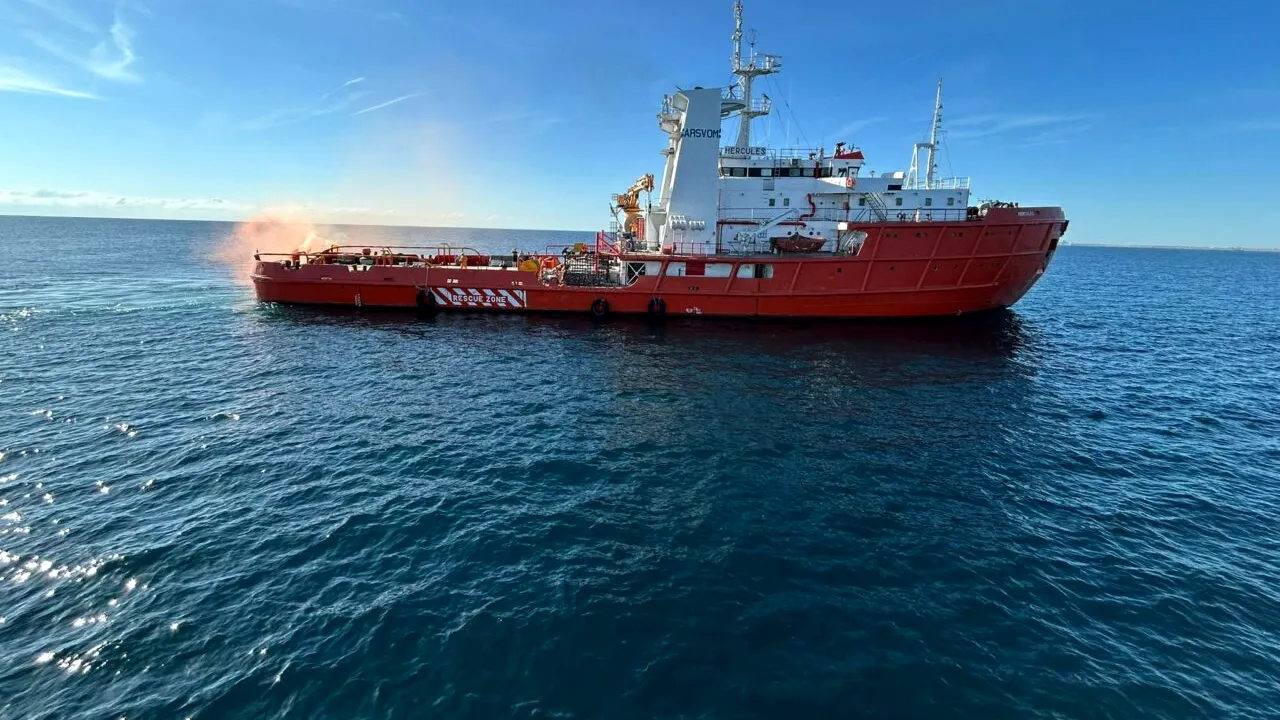 Alertă în Marea Neagră. Incendiu la bordul unei nave aflată în apropiere de Sulina. Operațiune de salvare în desfășurare