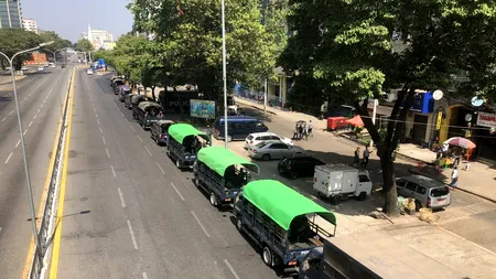 MYANMAR. Mii de oameni protestează în Yangon împotriva loviturii de stat militare! (Galerie FOTO&VIDEO)