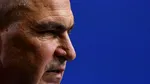 Angajații din Guvern CONTESTĂ interdicția de transferuri și detașări pregătită de Guvern: „Un instrument brutal” / „Disponibilizări tăcute”