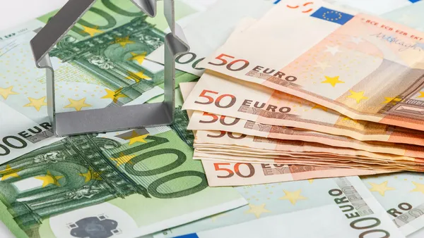 O italiancă a încasat PENSIA mamei sale 10 ani după moartea bătrânei. Cum s-a aflat escrocheria și câți bani a strâns femeia