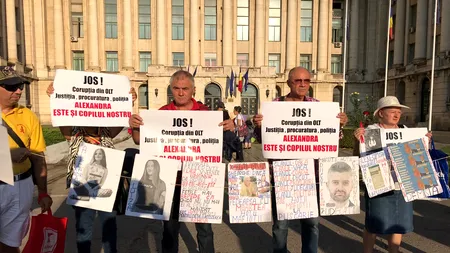 Cazul din Caracal | Ziua Alexandrei: Zeci de oameni au protestat în Piața Revoluției / „Alexandra este și copilul meu