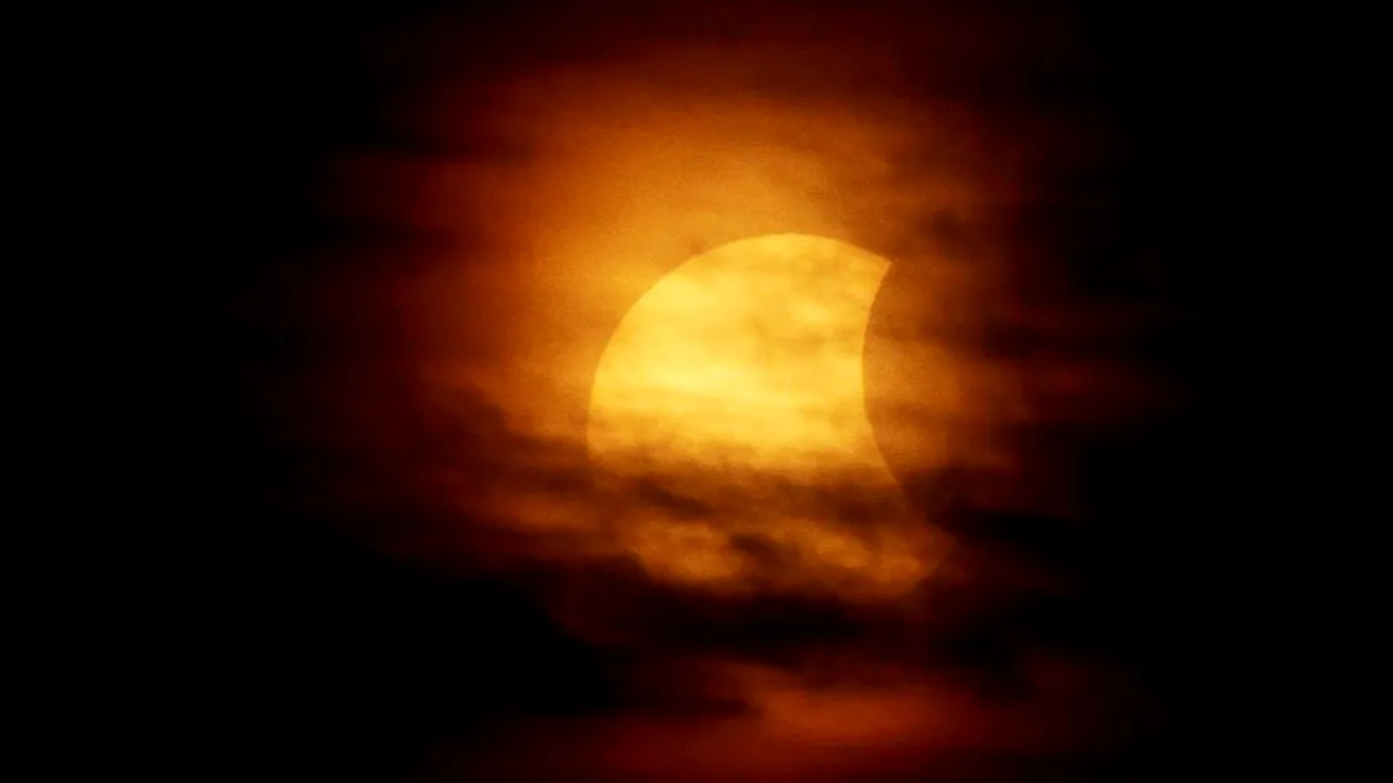 Eclipsă de soare în a doua zi de Crăciun. Este al 14-lea fenomen de acest tip din secolul XXI