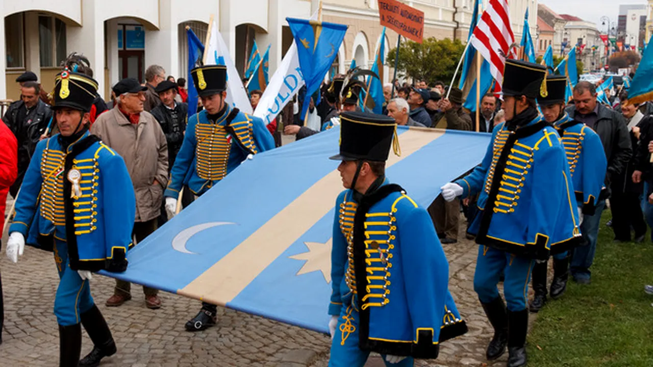 Steagul secuiesc a fost îndepărtat și de pe sediul Primăriei Covasna. A ajuns în biroul primarului