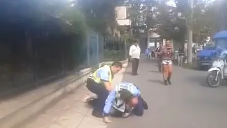 VIDEO. Scandal în Timișoara între un bărbat și doi polițiști: 