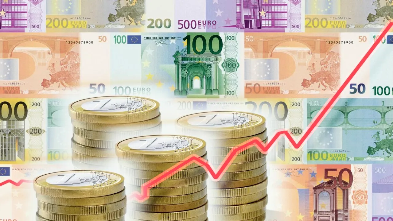 LEUL își continuă prăbușirea față de euro. Cursul BNR arată că moneda națională se apropie de un minim istoric