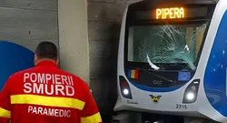 Pentru prima dată, un mecanic de METROU a fost rănit după ce un SINUCIGAȘ a plonjat în parbrizul unui tren CAF de pe Magistrala 2