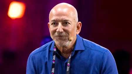 Ce prezice Jeff Bezos despre viitorul pieței muncii. Fondatorul Amazon vorbește despre singurul tip de lucrător care nu ar putea fi înlocuit de AI