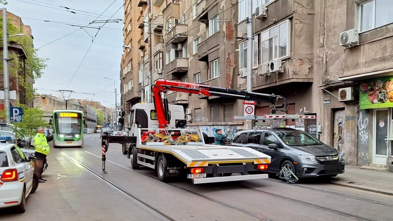 Un șofer ucrainean s-a ales cu dosar PENAL după ce a blocat o linie de tramvai din București