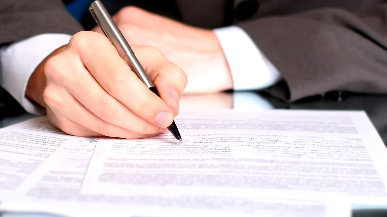 Până la publicarea în Monitorul Oficial a deciziei CCR, completarea și transmiterea declarațiilor de avere este valabilă