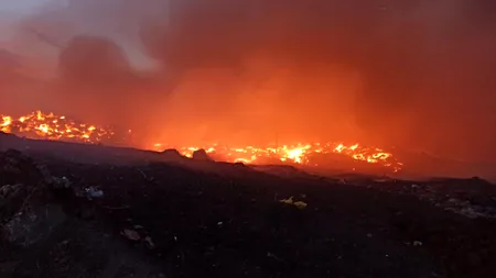 Incendiu violent de la groapa de gunoi din Arad a fost stins (VIDEO) - UPDATE