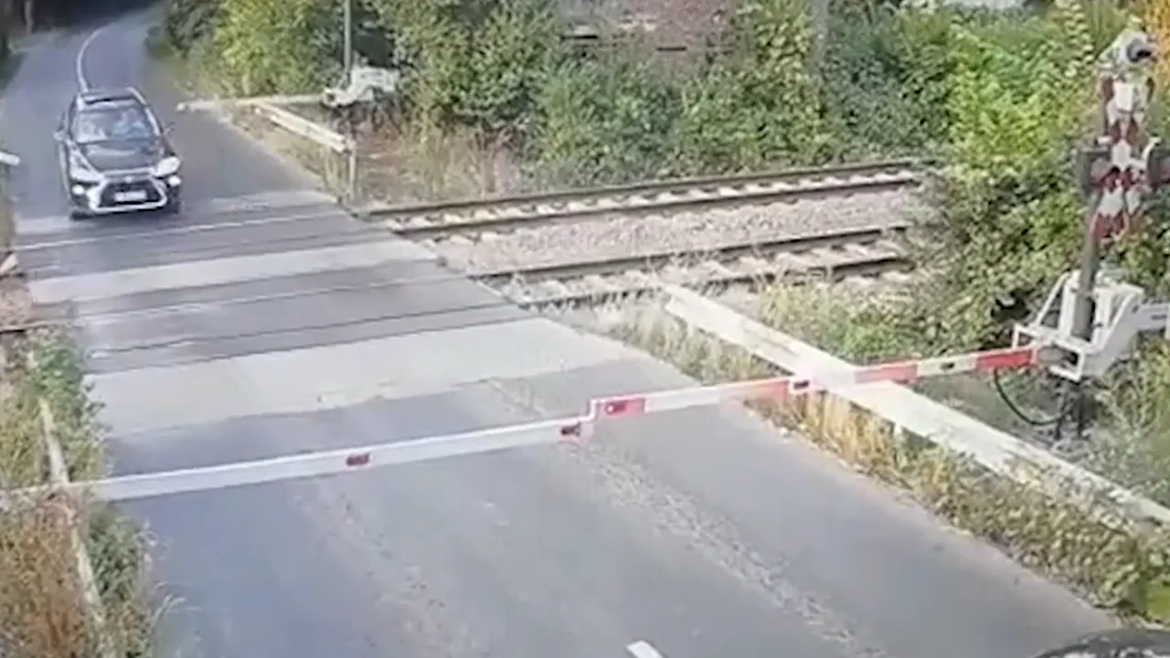 Medicul care a spulberat barierele de la Brănești stă în arest la domiciliu și are interdicție să discute cu doctorii care s-au urcat în mașina lui, după ce băuse până la alcoolemie de 2,02 g/l