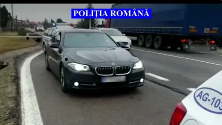 Un șofer care nu a oprit la semnalele polițiștilor rutieri de pe A1 a fost prins de colegii lor din Argeș pe DN7. Bărbatul conducea cu viteză, pe banda de urgență
