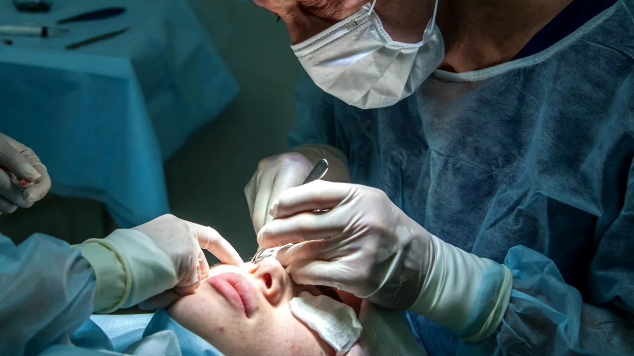 China ar putea deveni cea mai mare piață de chirurgie estetică din lume, în ciuda raportării a 110 intervenții chirurgicale nereușite pe zi