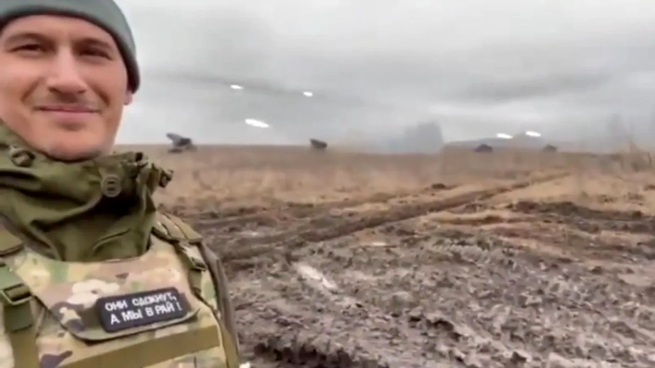 VIDEO| „Putin este un ticălos”. Ce s-a întâmplat cu soldatul rus care s-a filmat zâmbind, în timp ce bombarda Ucraina