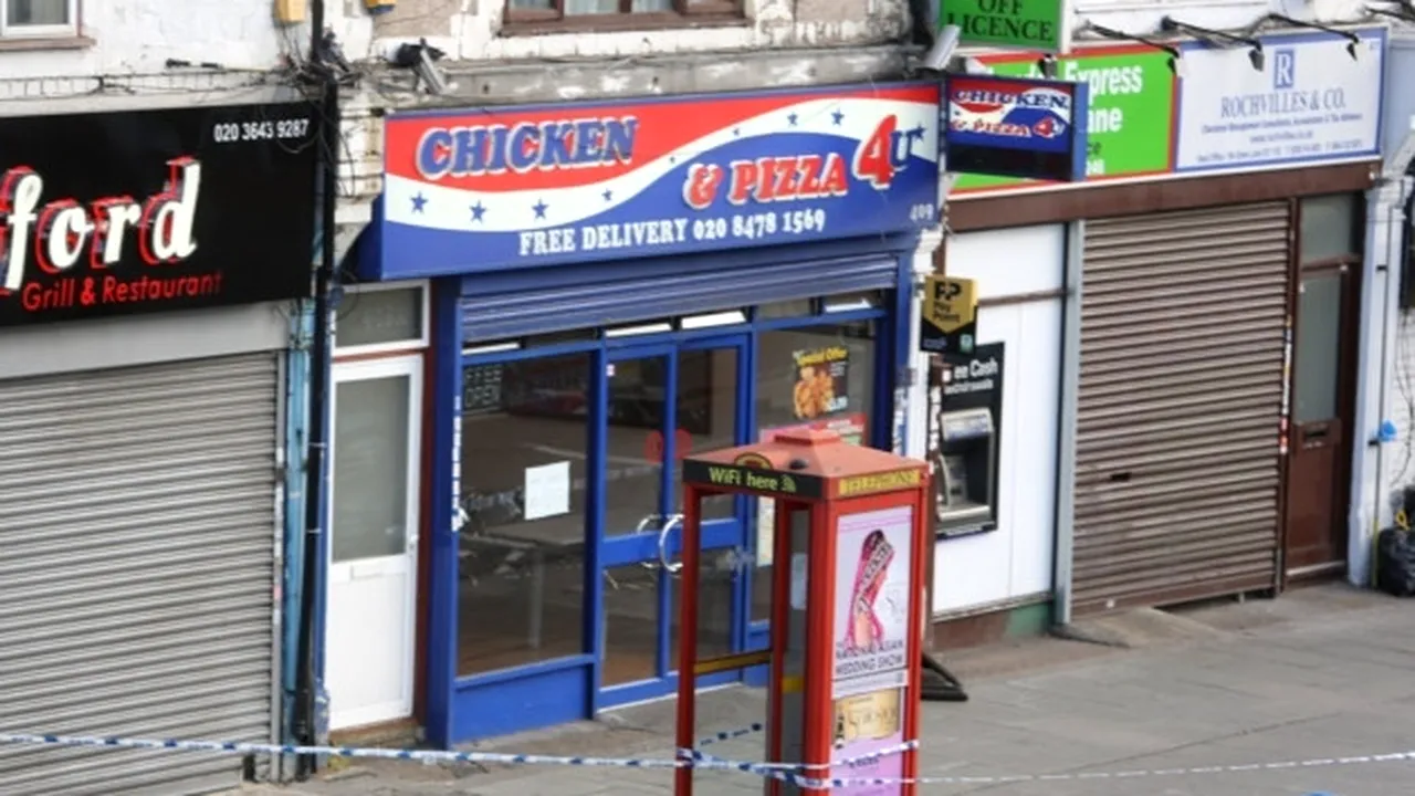 Imagini cu un bărbat căutat după uciderea unei românce, la Londra, difuzate de poliția britanică