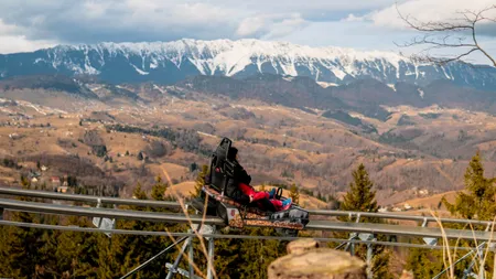 Adrenalină la înălțime în Cheile Grădiștei. Cât costă să te dai cu noul ALPIN COASTER de lângă Bran