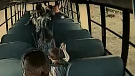 Șeful unei firme de transport persoane, șocat după ce a închiriat un autocar pentru „Școala altfel