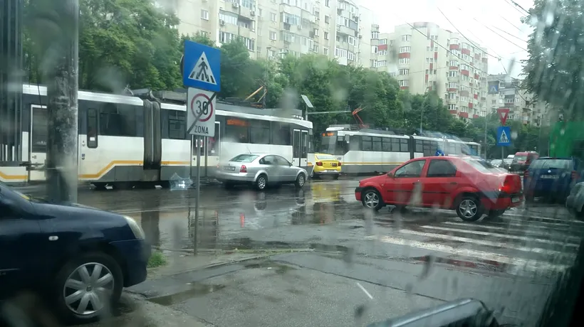 Cod portocaliu și galben de ploi abundente și vânt, în zona Dobrogei. Vreme deosebit de rece, în București